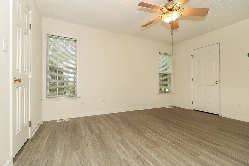 Building Photo - 6728 Oviedo Dr