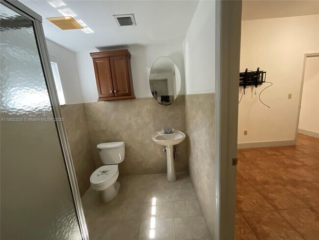 Building Photo - 12500 SW 43rd St