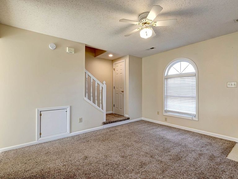 Building Photo - 805 E Sherwood Hills Dr