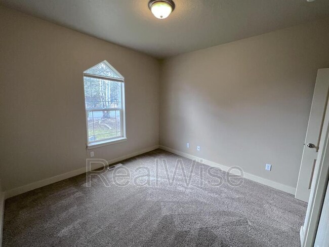 Building Photo - 835 Nutcracker Dr