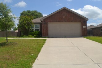 Building Photo - 1305 Swan Ridge Dr