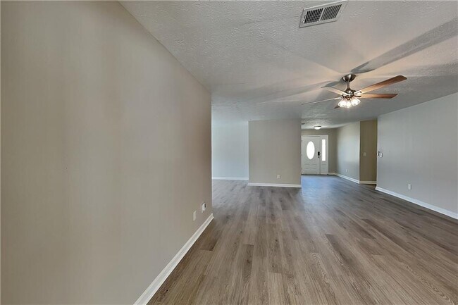 Building Photo - 41 Meadow Crest Way
