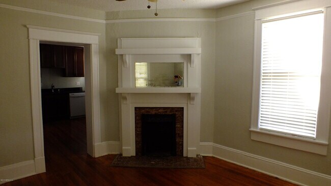 Building Photo - 2120 Herschel St