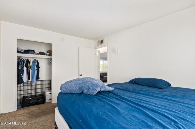 Building Photo - 7455 E Desert Spring Dr