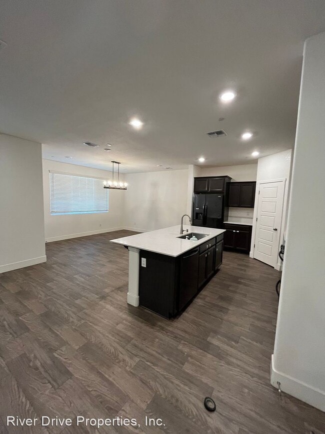 Building Photo - 4 br, 3 bath House - 2331 Explorador Drive