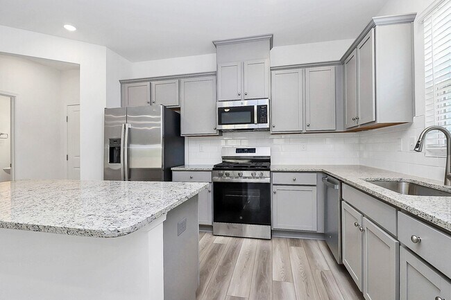 Building Photo - Brand NEW Townhome for RENT!