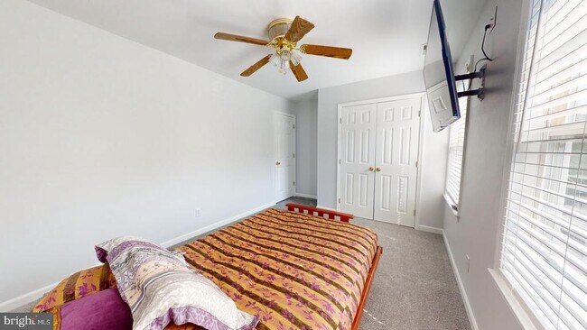 Building Photo - 9811 Fendale Ln