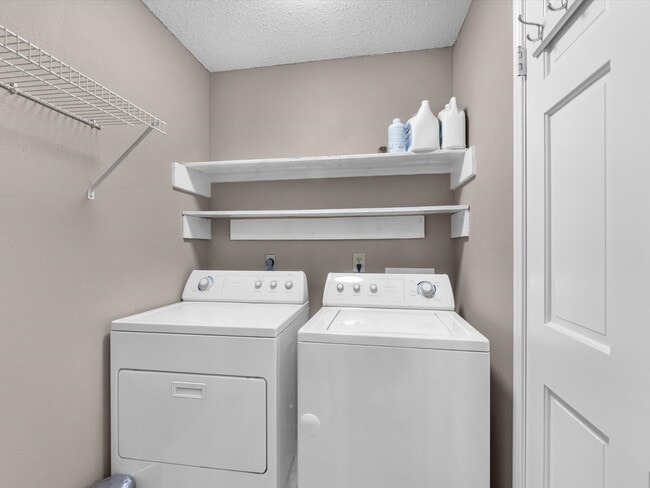 Building Photo - 11406 Sunshine Park Dr