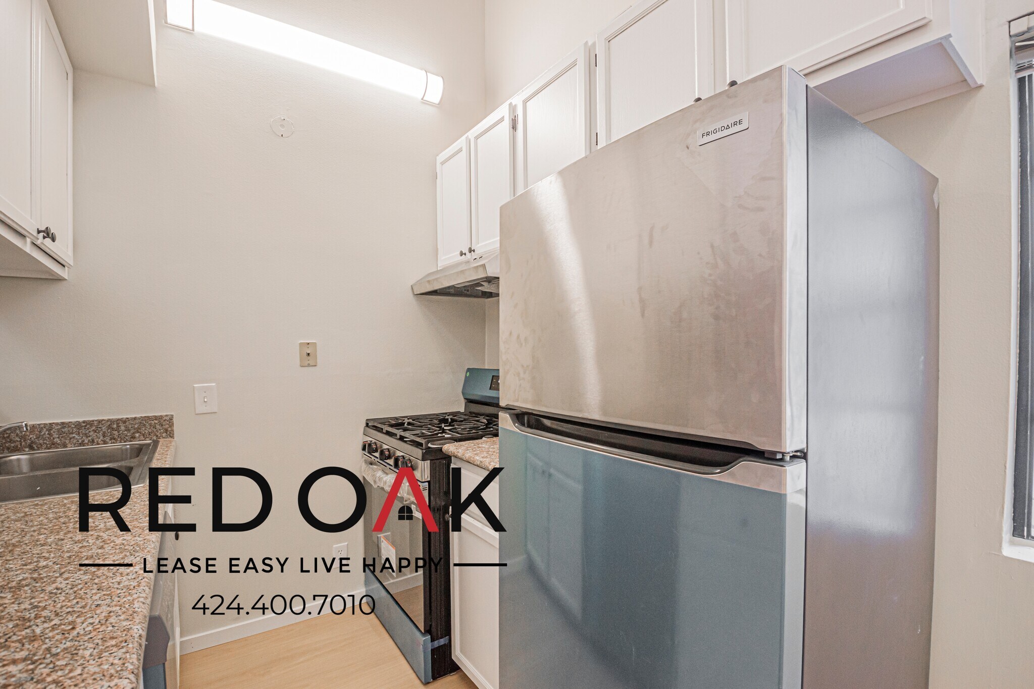 Building Photo - 4651 Cahuenga Blvd