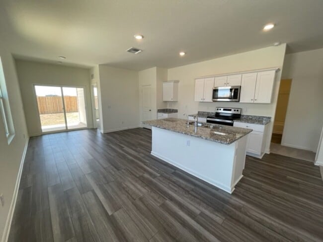 Building Photo - Super Nice One Story Home Near 1604 & Culebra....Move in as early as August 7, 2025