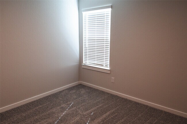 Building Photo - 8567 Blueberry Ash St