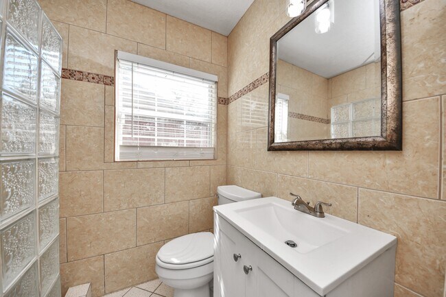 Building Photo - 602 Fostoria Ln