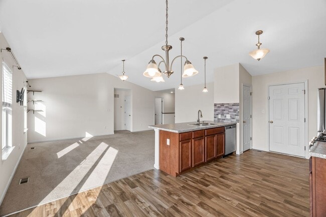 Building Photo - Charming 3-Bedroom Home