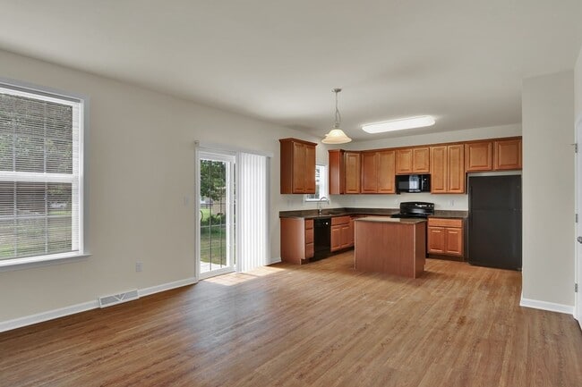 Building Photo - 3 bedroom rancher with an open floor plan