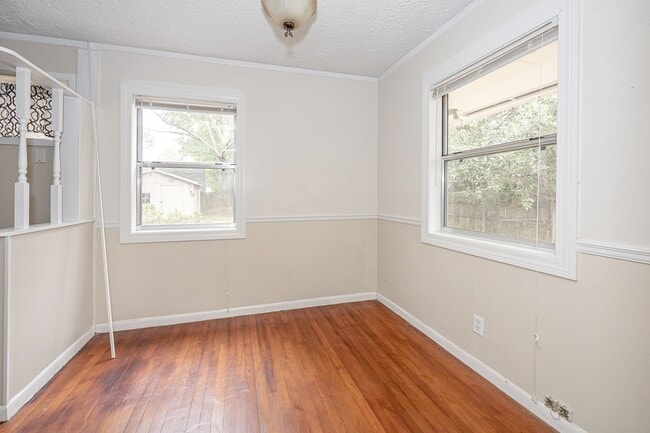 Building Photo - 2919 Criswell Ave