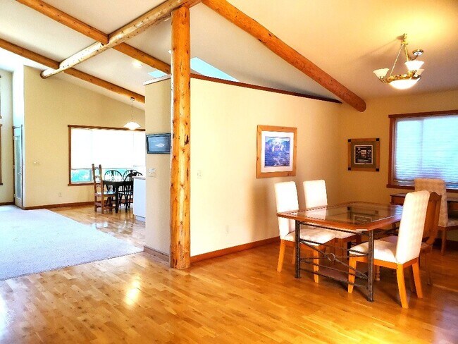 Building Photo - Eagle Bend Golf Home