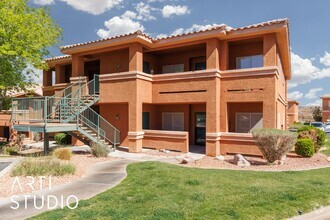 Building Photo - Furnished 3 Bedroom, 2 Bathroom Condo at T...