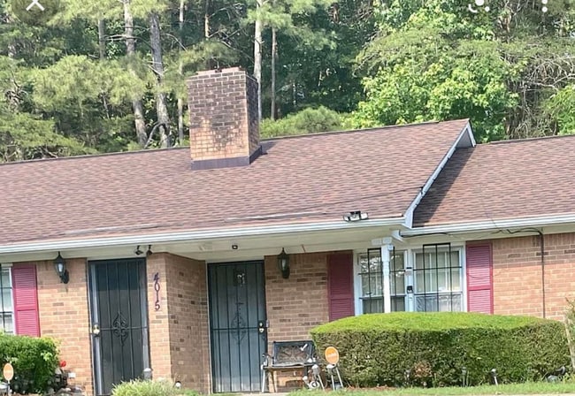 Primary Photo - 4015 Pebblebrook Ct