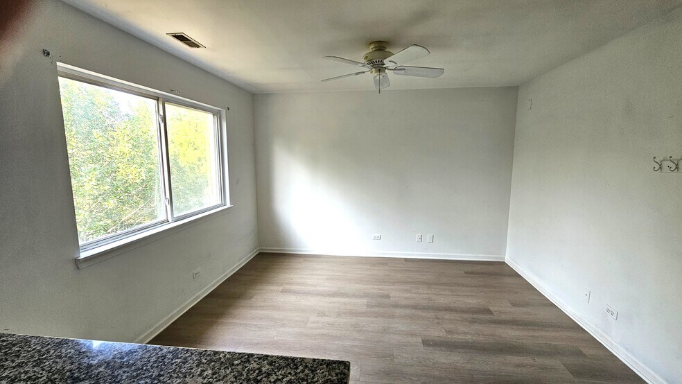 dining room - 1421 Meadowsedge Ln