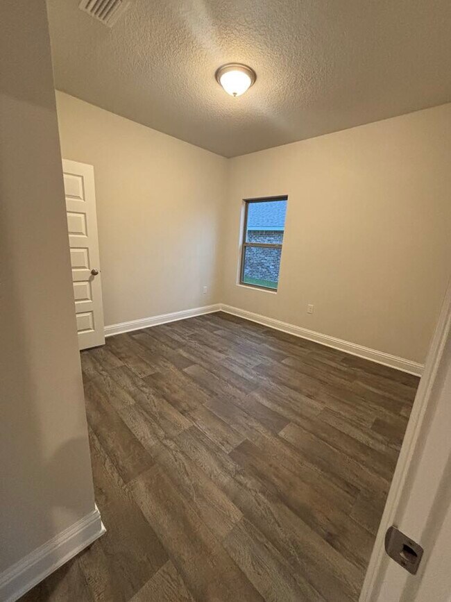 Building Photo - 14738 Dayton Cir