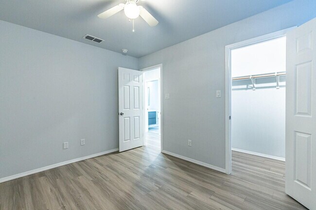 Building Photo - 8609 10th Pl