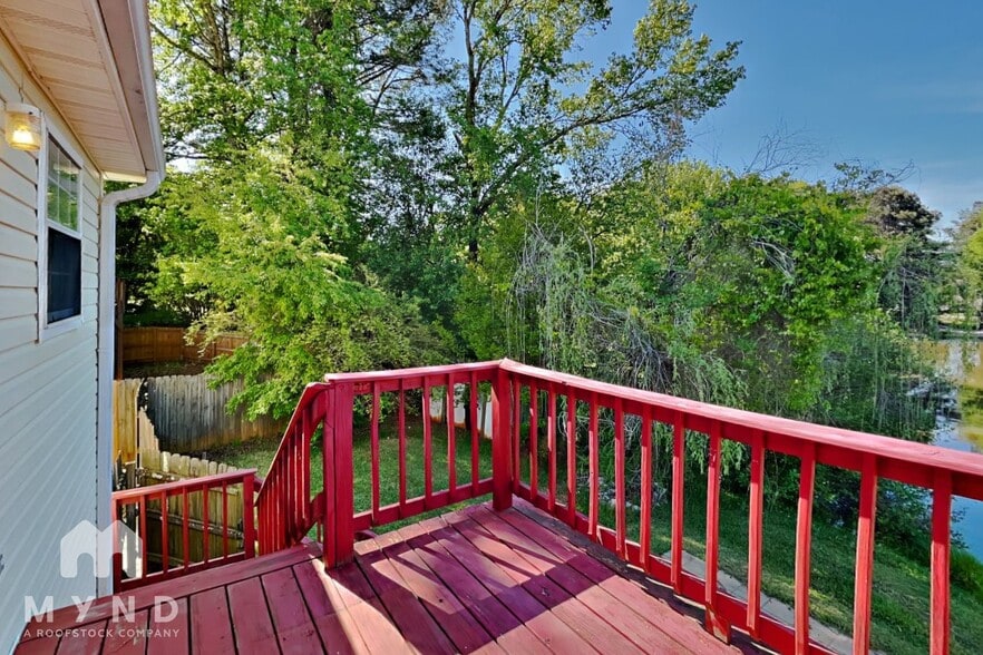 Building Photo - 534 Lakecourt Dr