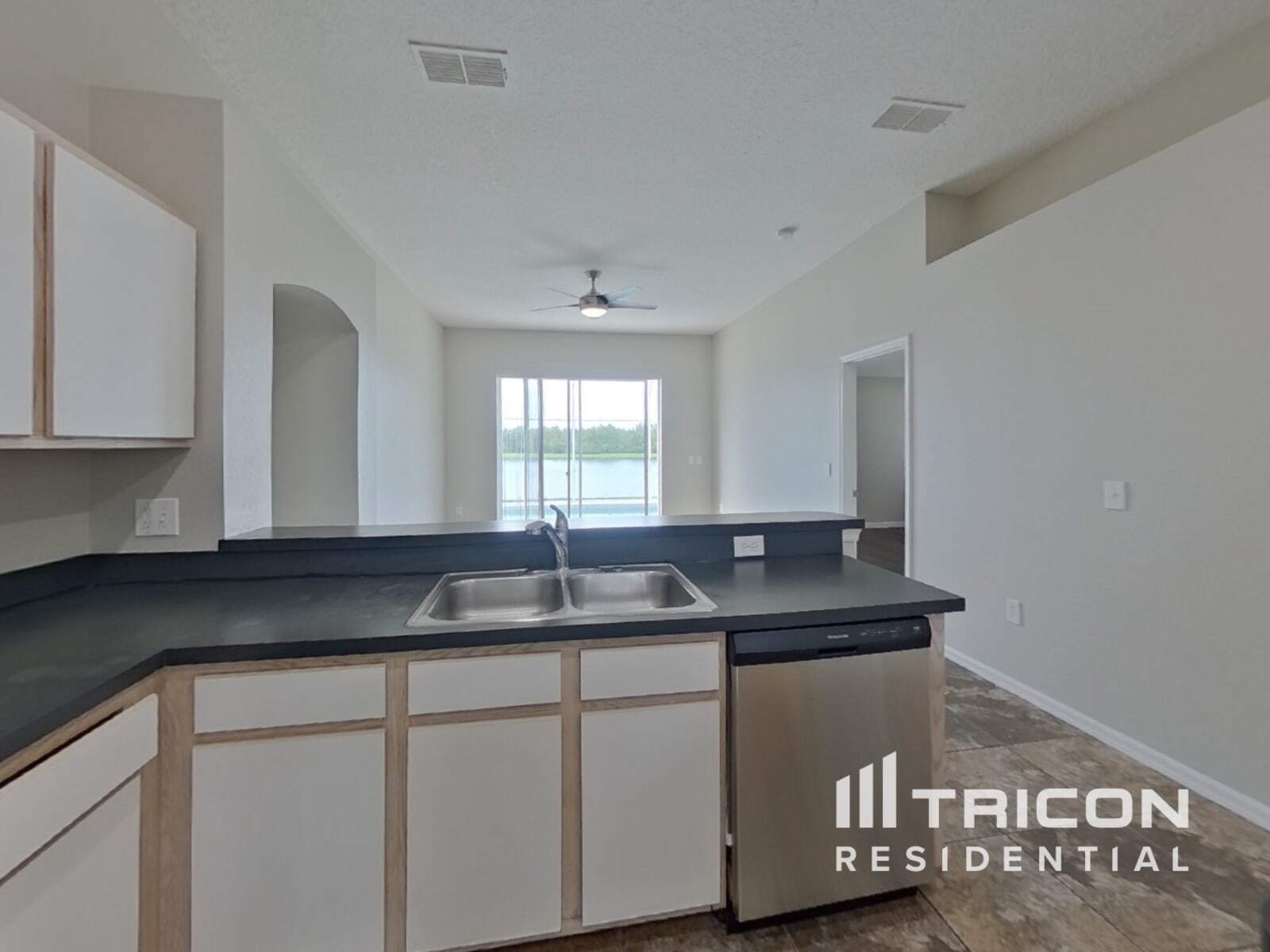 Building Photo - 2684 Willow Glen Cir