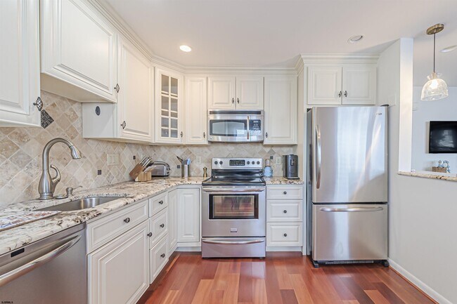 Building Photo - 9506 Ventnor Ave