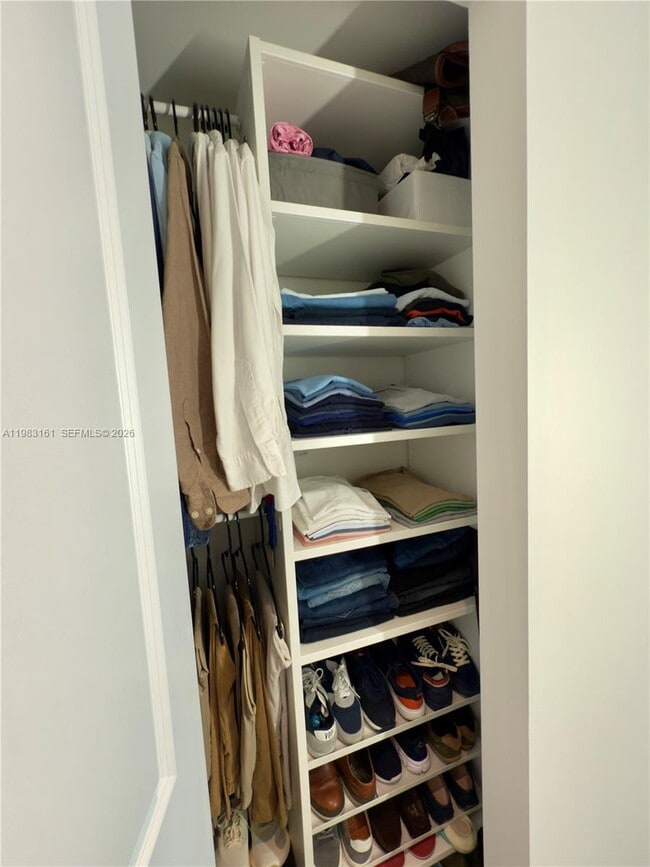 Building Photo - 1600 NE 1st Ave