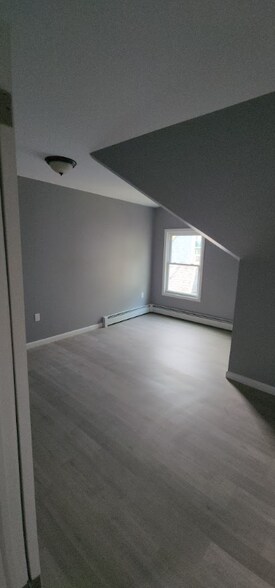 Building Photo - 130 Edgewood St