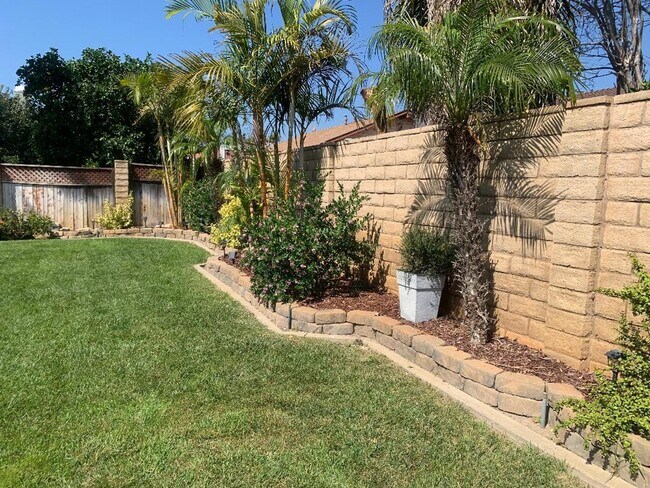 Building Photo - Wonderful East Ventura 4 Bedroom 2.5 Bath Home