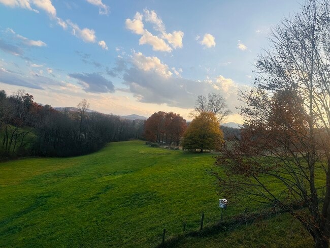 Building Photo - 1510 Graham Rd