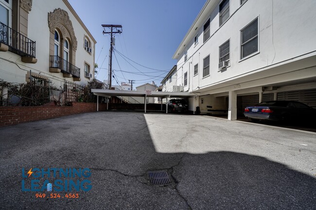 Building Photo - 1323-1325 N Harper Ave