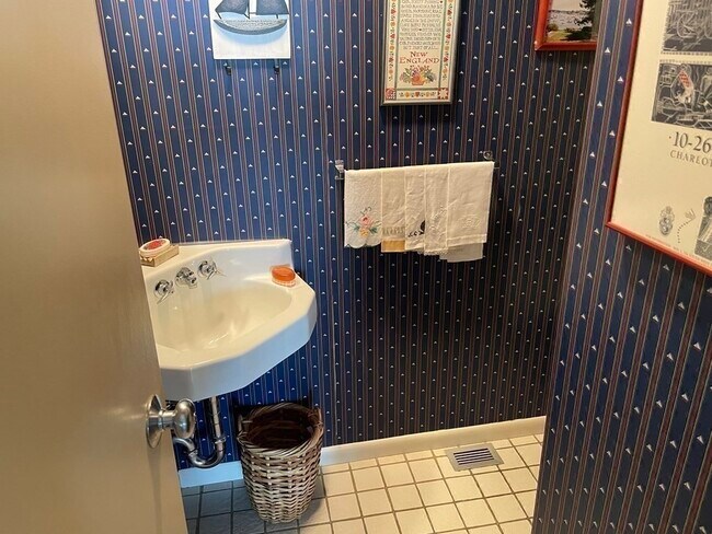 Building Photo - 35 Wharf Path