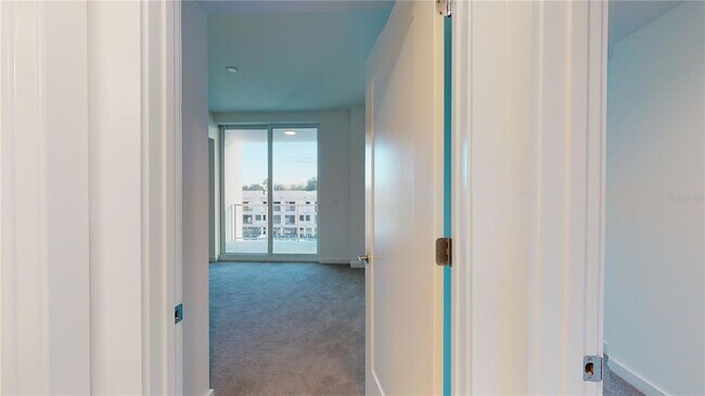Building Photo - 920 N Osceola Ave