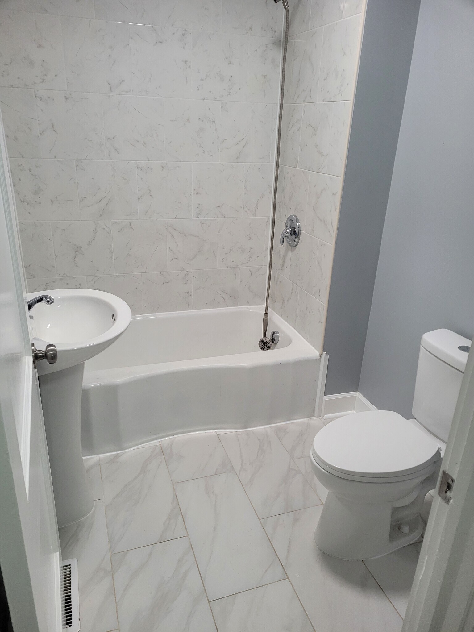 Building Photo - 615 Washington St