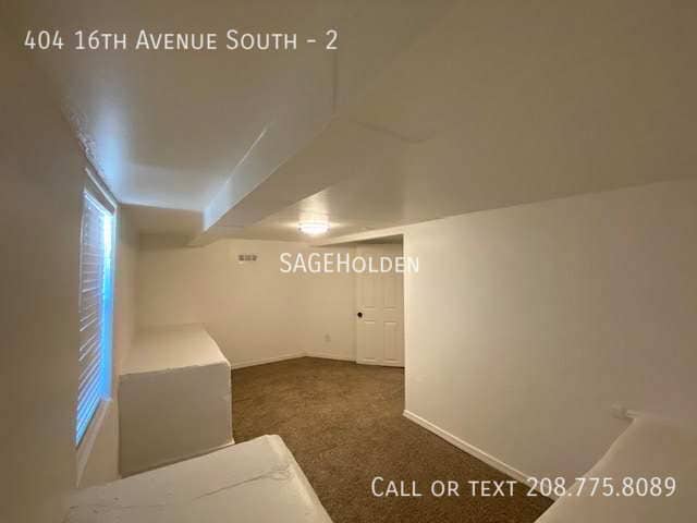 Building Photo - 404 16th Ave S