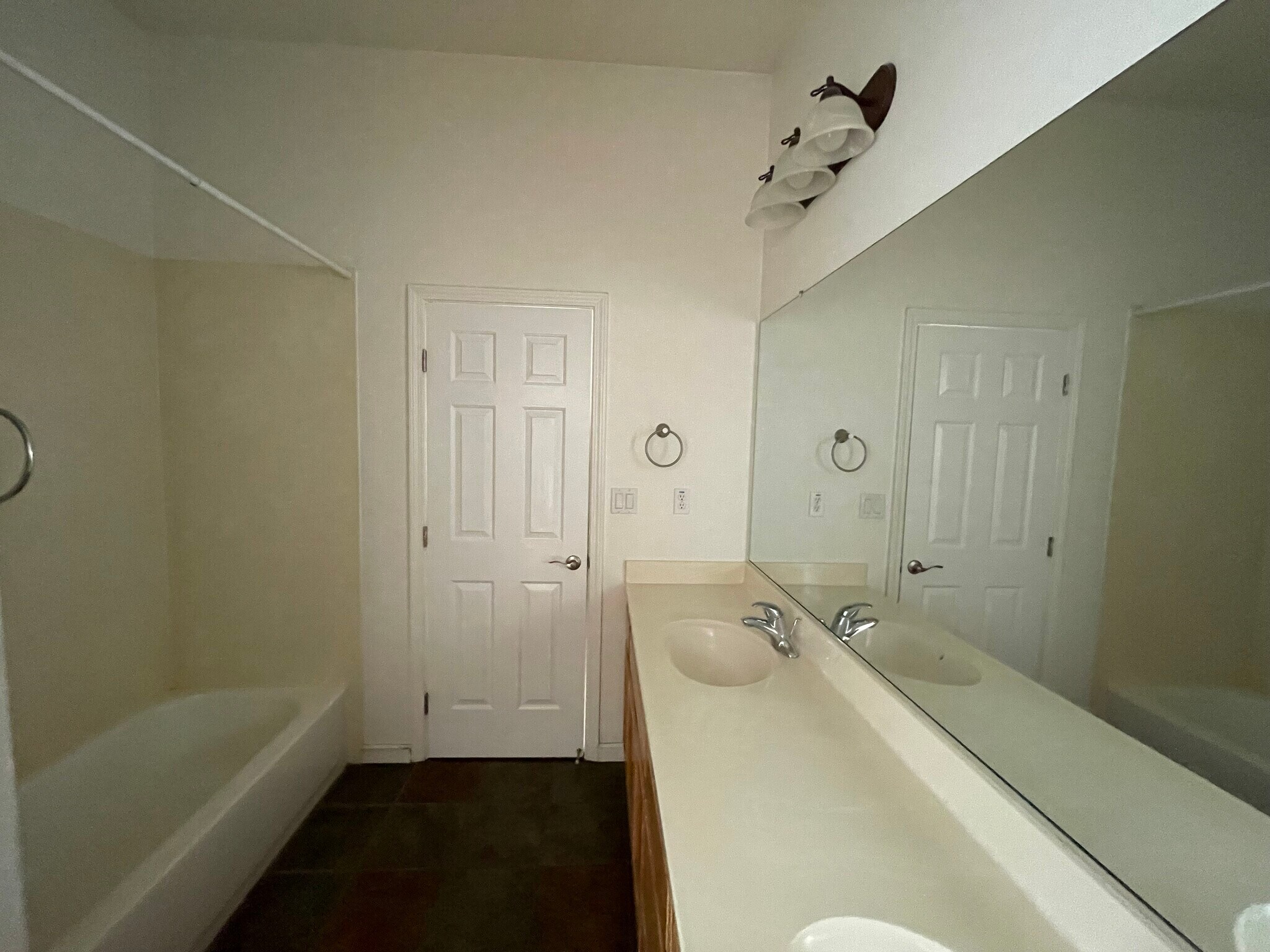 Building Photo - 7300 Elvora Way