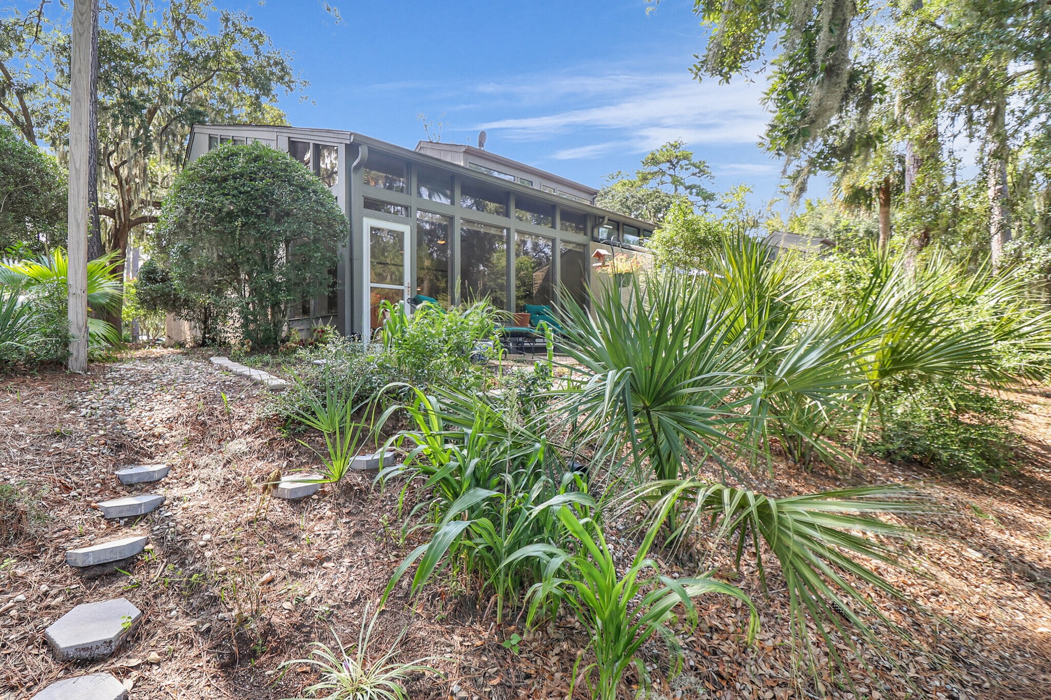Building Photo - 8 Devils Elbow Ln