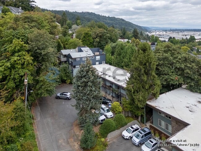 Building Photo - 2745 NW Pettygrove St