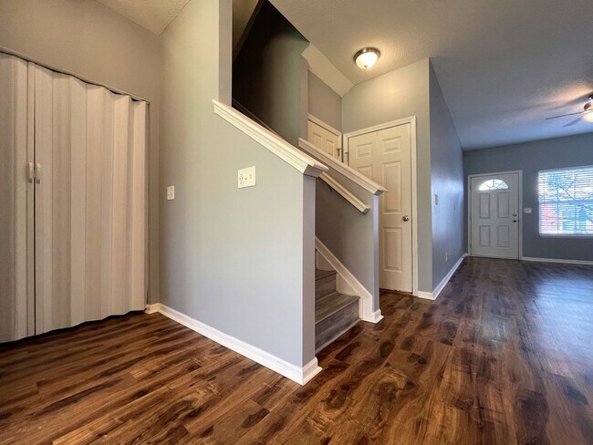 Building Photo - 1251 Hall Ln