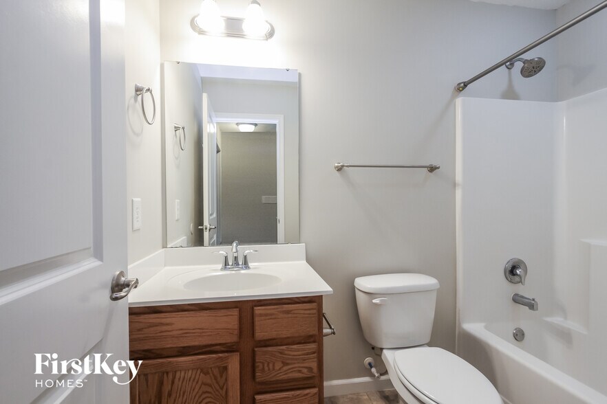 Building Photo - 8305 Wheatfield Dr