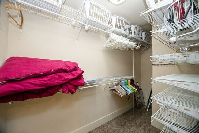 Building Photo - 2 Bedroom + Office, 3 Bath in Old Town Fort Collins