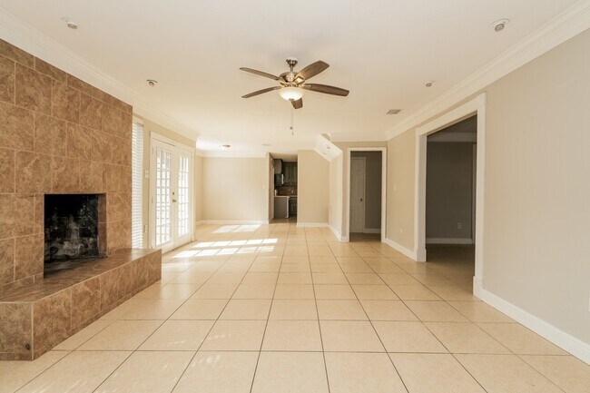 Building Photo - 17327 Rolling Creek Dr