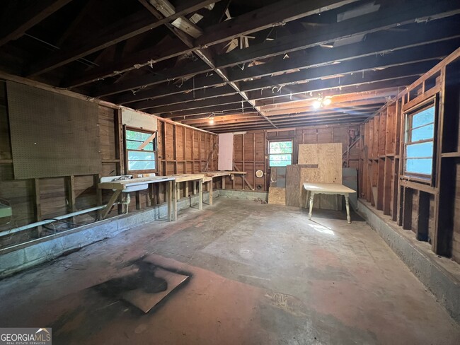 Building Photo - 100 Hillside St