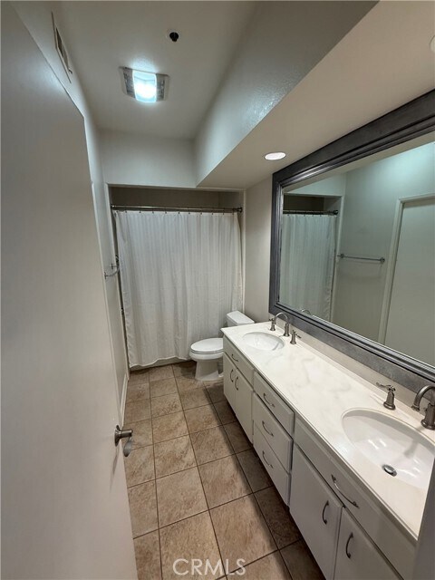 Building Photo - 270 Cagney Ln