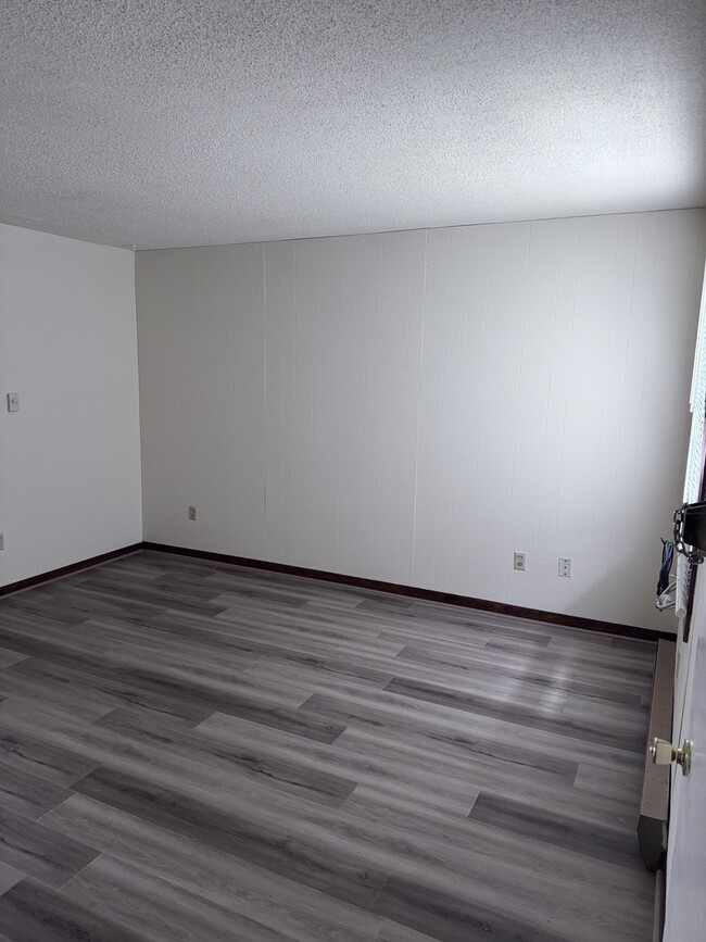 Building Photo - 207 W Hydraulic Ave