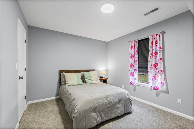 Building Photo - 2417 Hartford Rd