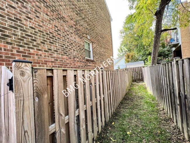 Building Photo - 954 S Rolfe St