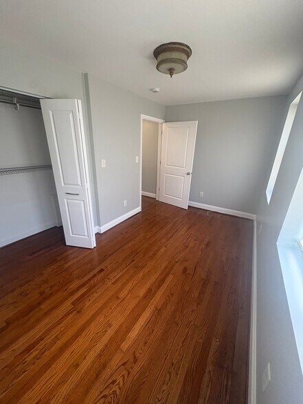 Building Photo - 2812 Oswego Ave